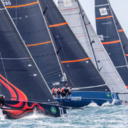 52 Super Series, Cascais scalda i motori