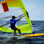 Campionato del Mondo RS:X, dopo le prime prove Mattia Camboni è quinto mentre Marta Maggetti è decima