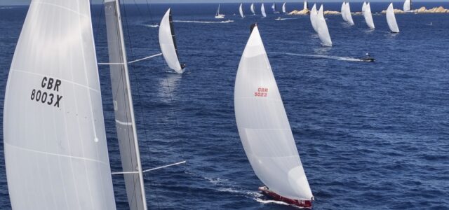 Rolex Swan Cup, il vento leggero non blocca i ClubSwan 36