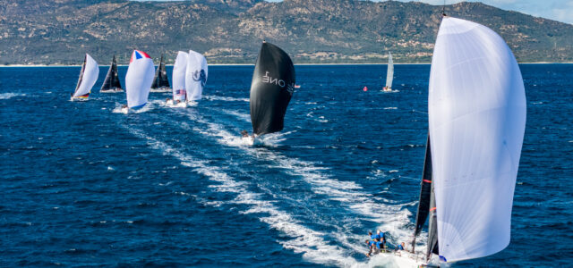 Melges 32 World Championship, il vento teso aiuta la fuga di Enfant Terrible-Adria Ferries