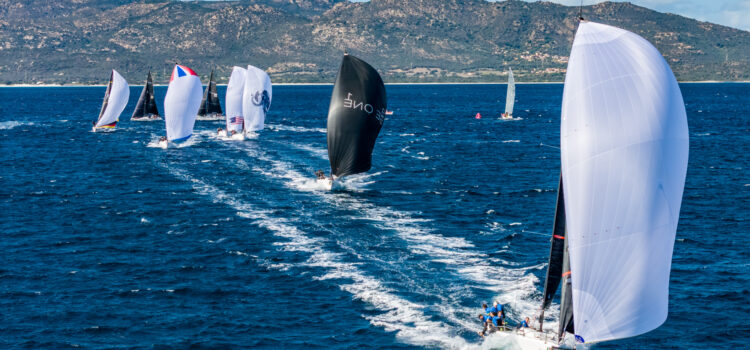 Melges 32 World Championship, il vento teso aiuta la fuga di Enfant Terrible-Adria Ferries